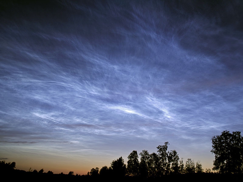 Noctilucent clouds over Sweden, 2006